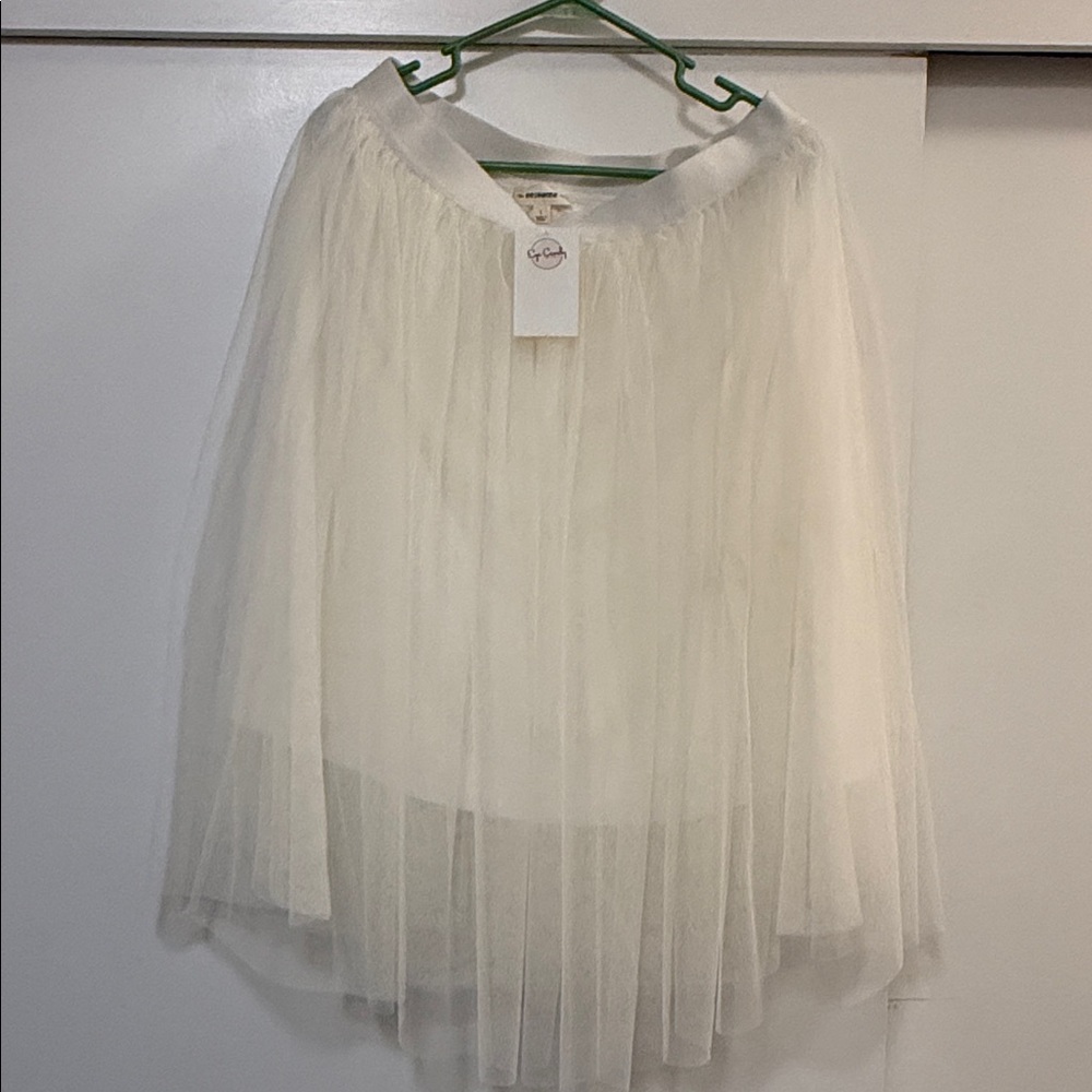 Eesome Cream A-Line Tulle Skirt